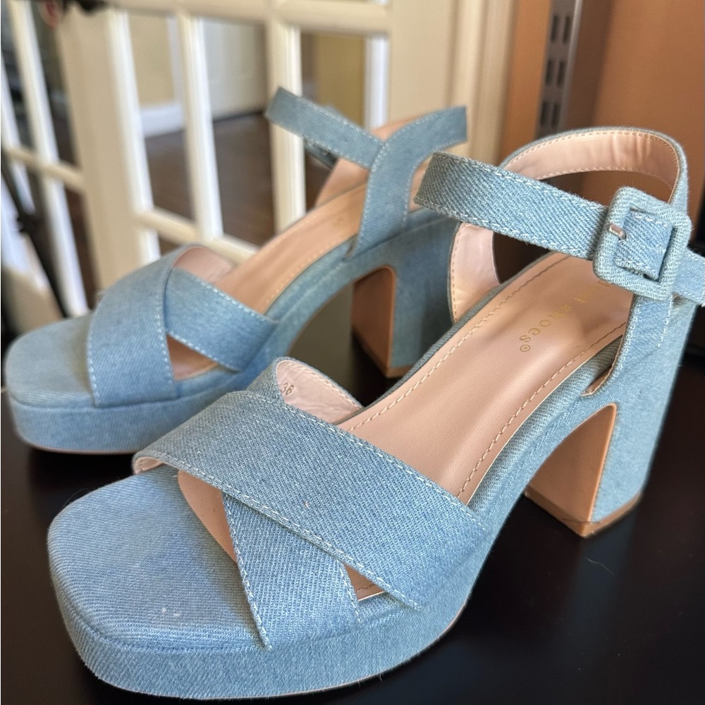 Stylish Blue Women's Heeled Sandals